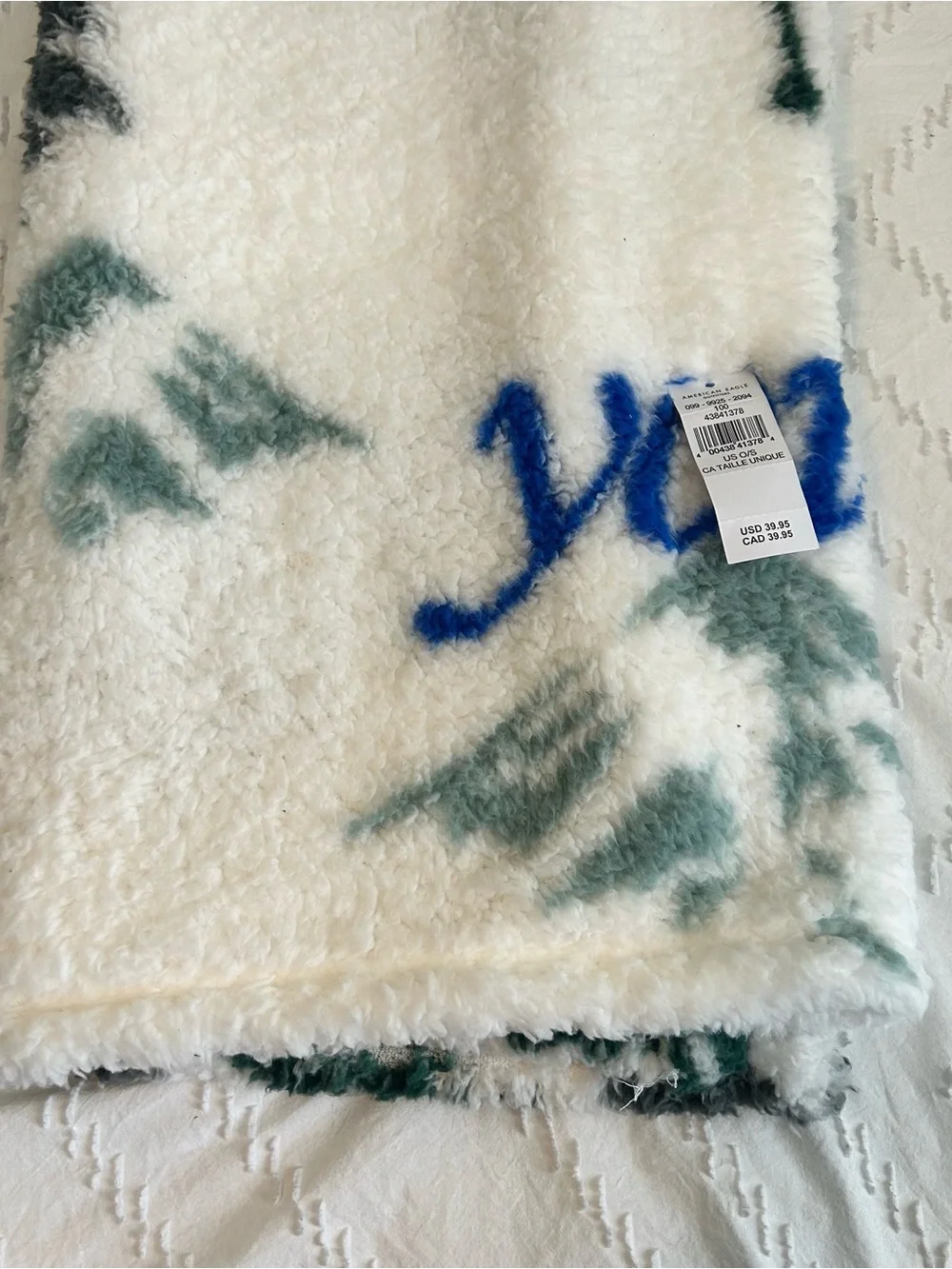 NEW American Eagle Outfitters Fleece 50x60” Cozy Blanket Ski Winter Holiday NWT
